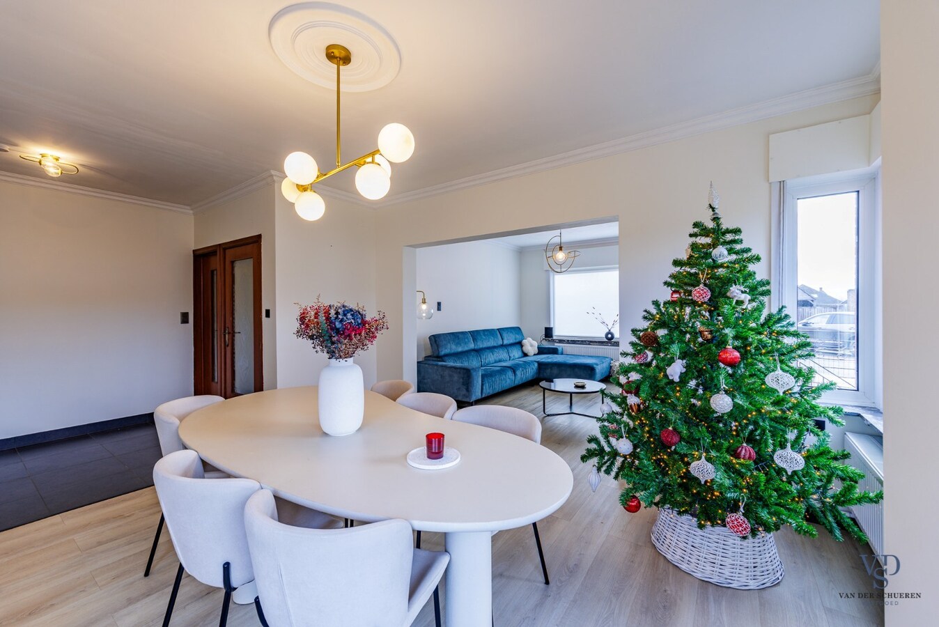 Ruime, deels gerenoveerde Half Open Bebouwing 