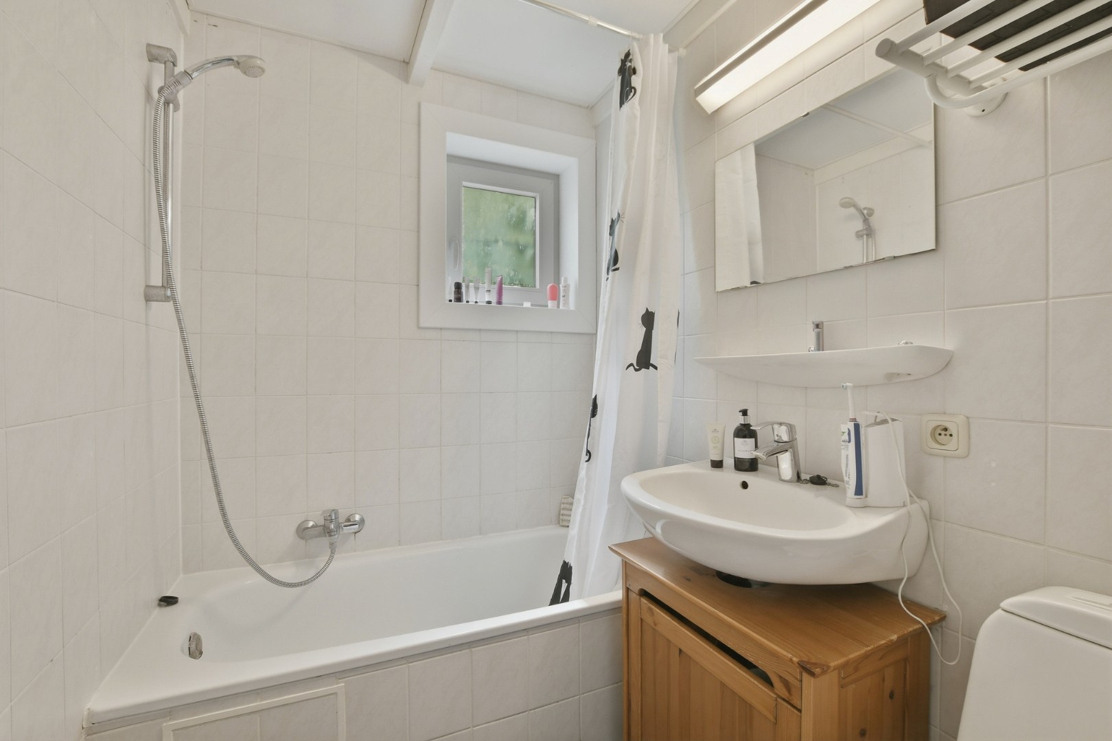Charmant vissershuisje met 3 slaapkamers en prachtig open polderzicht 