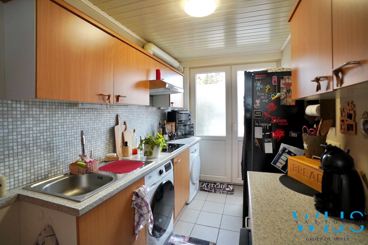 Zeer ruim en stevig woonhuis te Rieme ! 