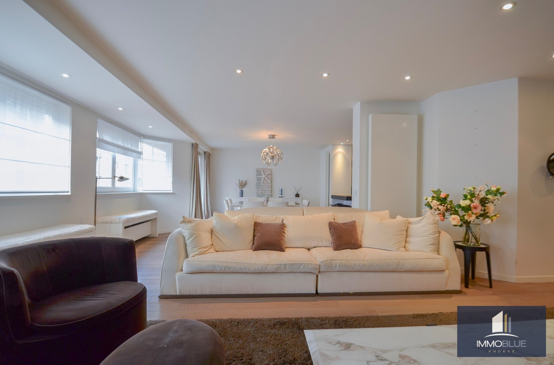 Topaanbieding – Uitzonderlijk ruim appartement gelegen in een stijlvolle residentie. 