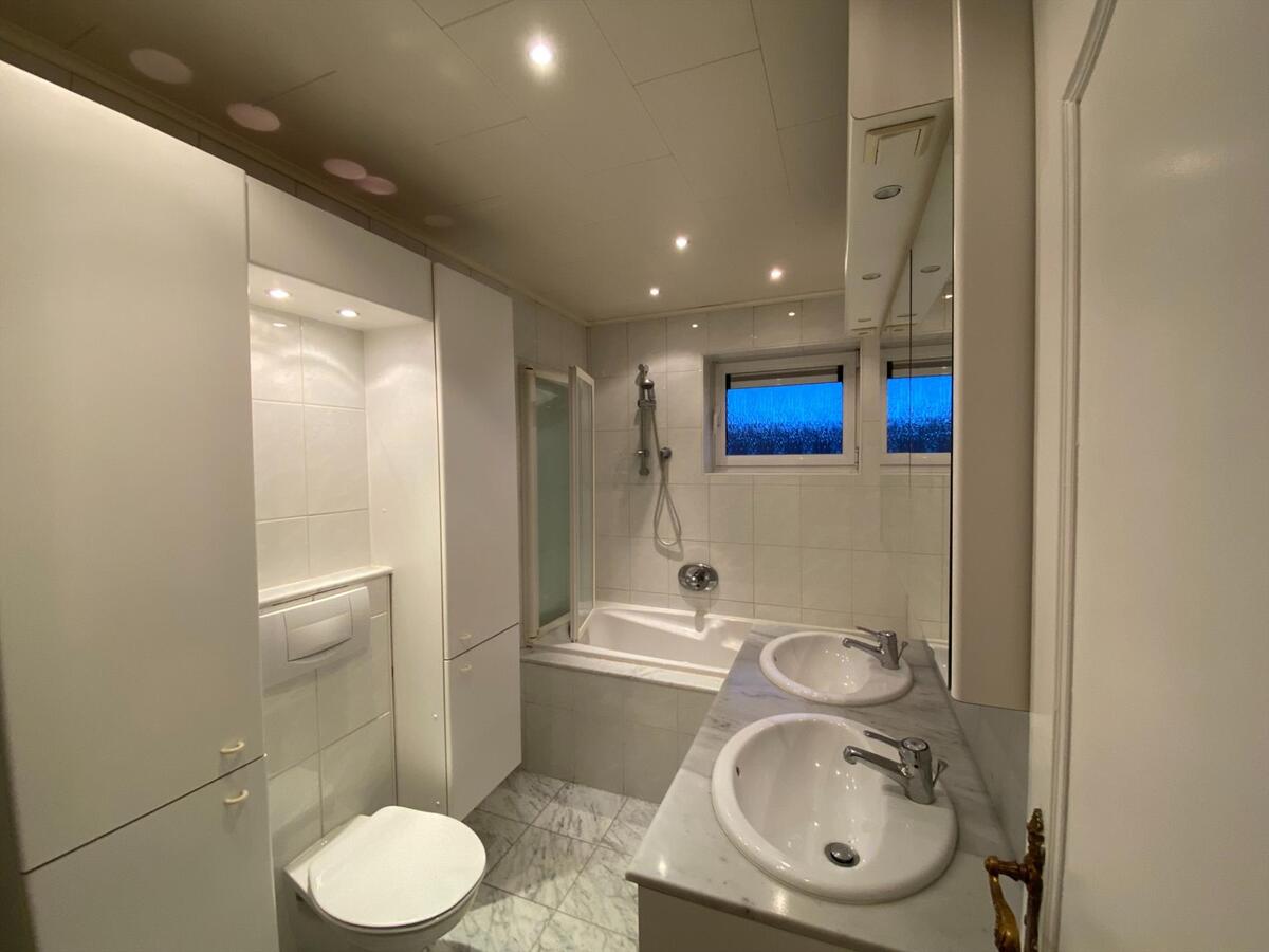 Centraal gelegen duplex appartement met 3 slaapkamers te Ieper 