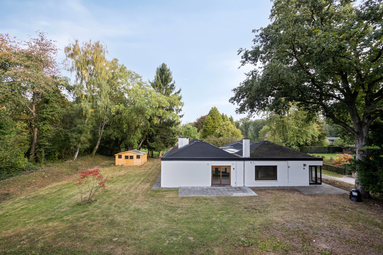 Ruime woning in een doodlopende straat met 4 slaapkamers, 2 badkamers op een prachtig perceel vlak bij het Meerdaalwoud 