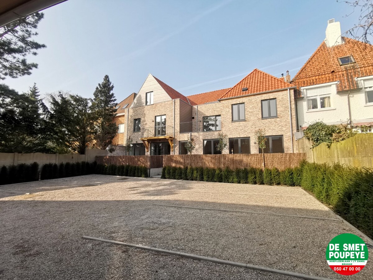 Autostaanplaats op binnenkoer 