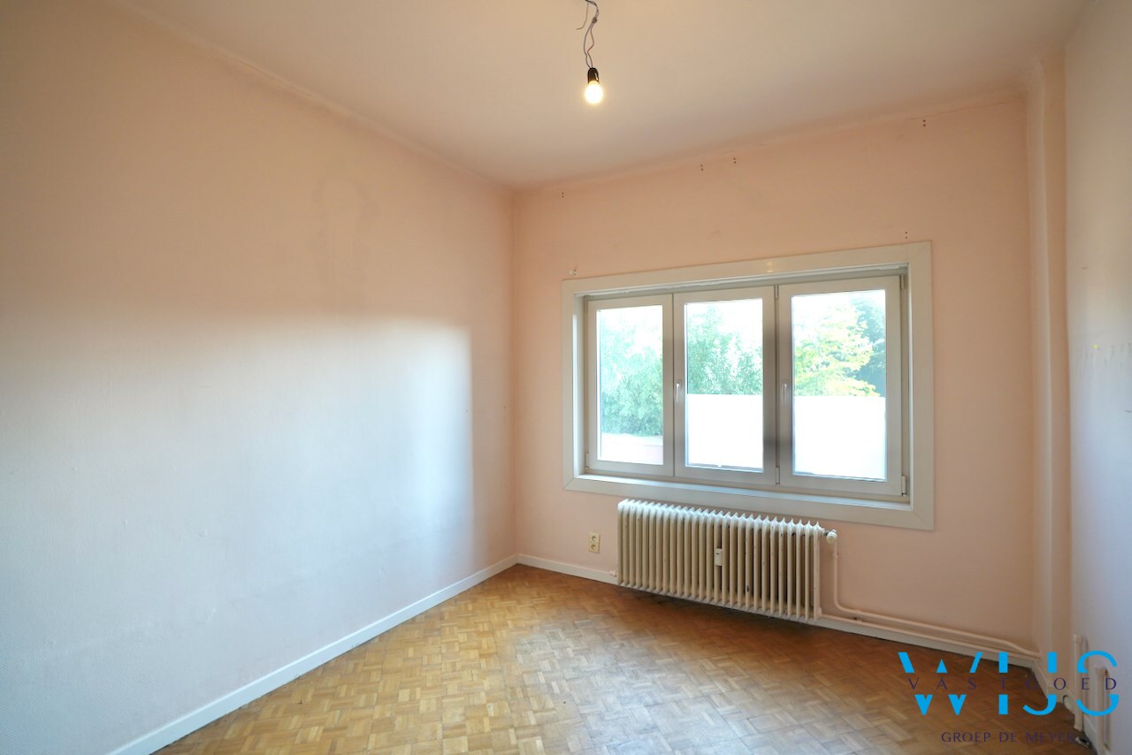 Zeer ruim karaktervol appartement te Gent ! 