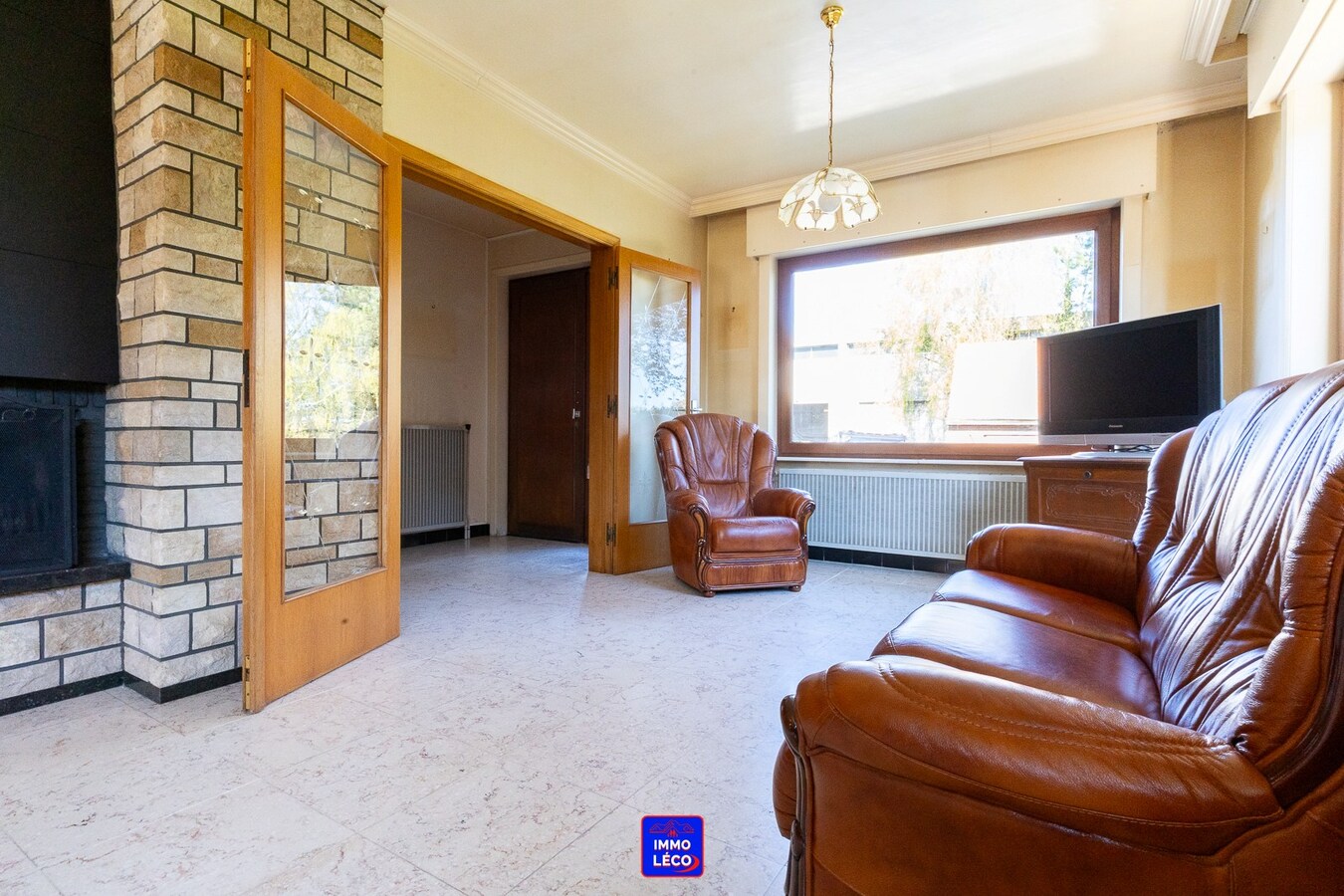 Villa "Plain-Pied" érigée sur 571m² avec garage, terrasse et jardin. 