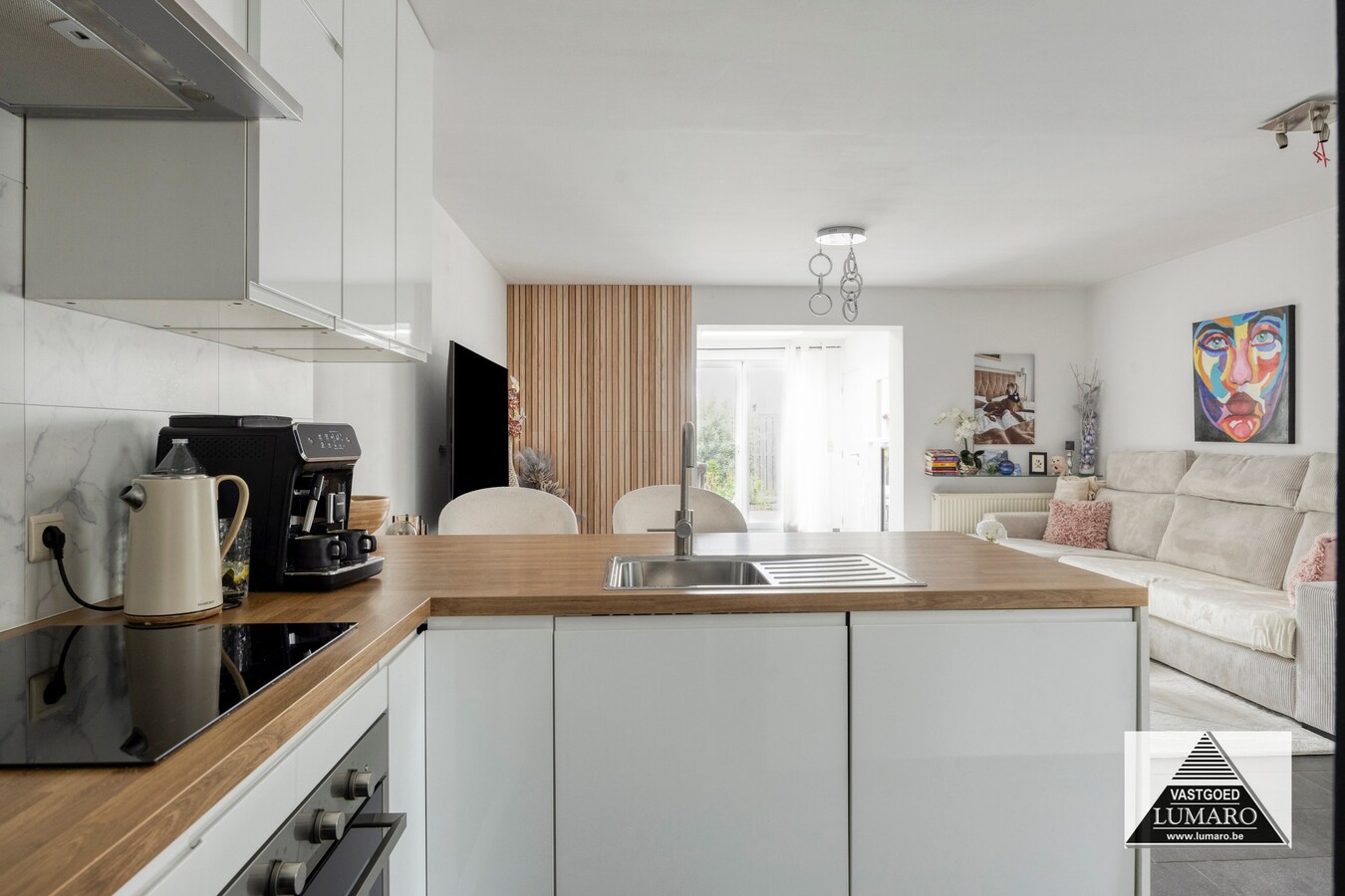 Comfortabele woning met privé tuintje, met zonnepanelen. 