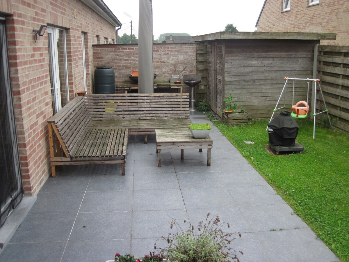 Aangename gezinswoning (Half Open Bebouwing). 