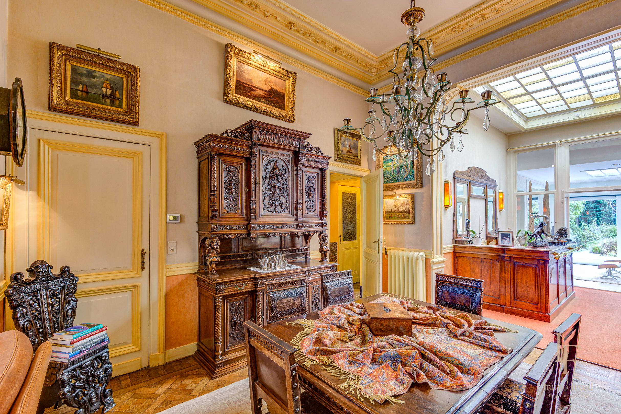 Een uitzonderlijk herenhuis met zes slaapkamers en een zuidgerichte stadstuin in hartje Antwerpen. 