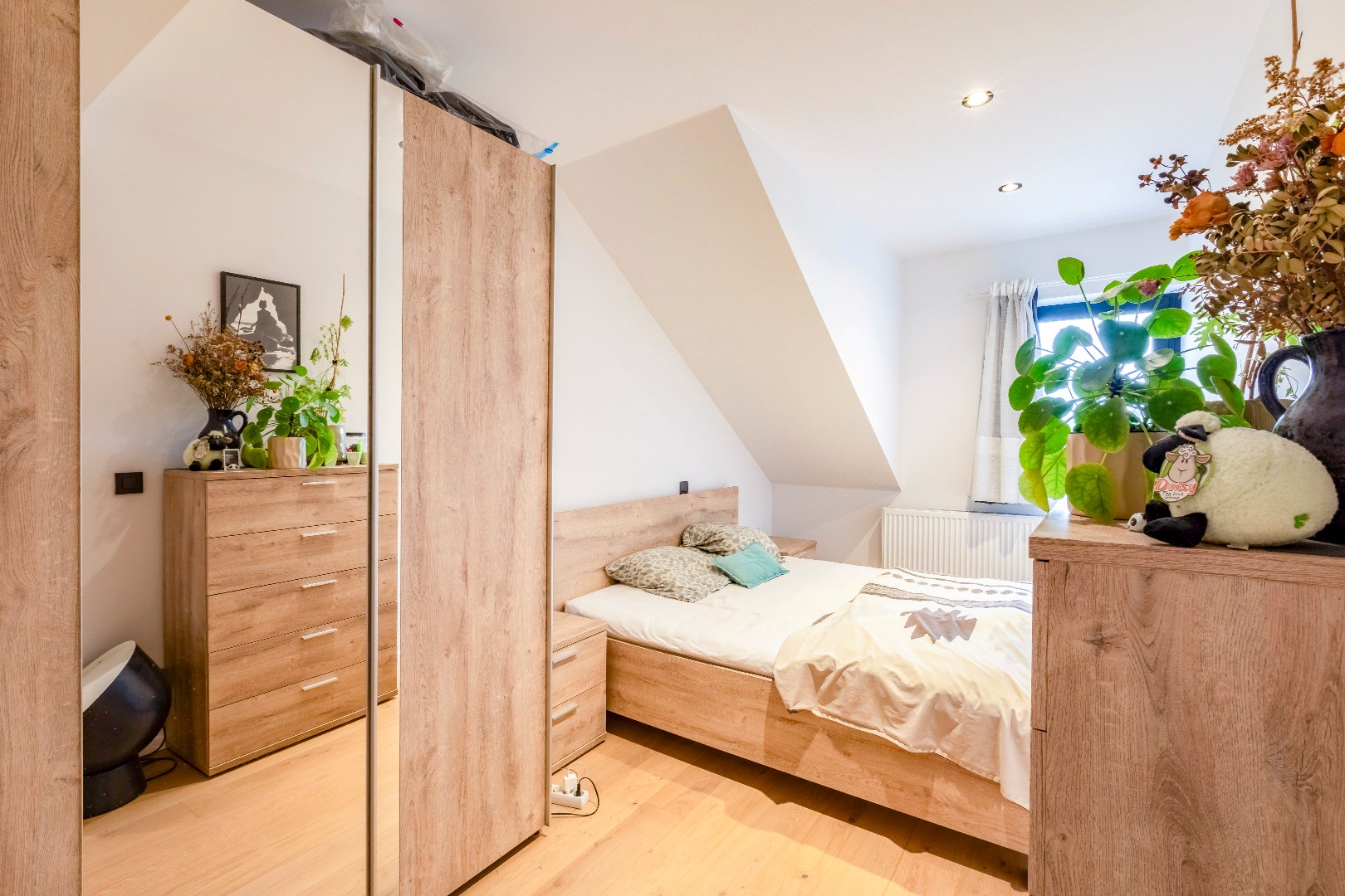 Instapklaar 2 slp. appartement met terras en grote gemeenschappelijke tuin. 