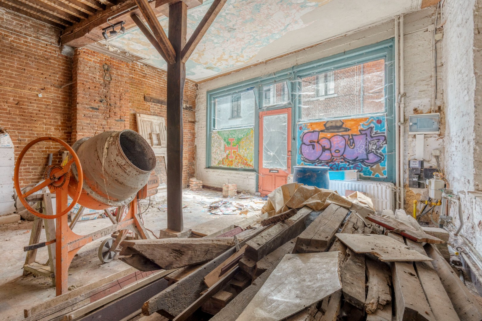 Te renoveren woning met stadstuin in hartje Halle 