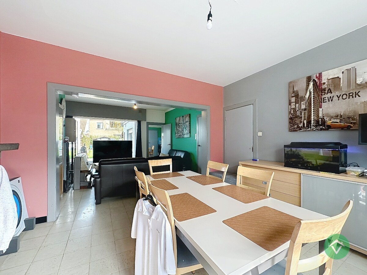 Gezinswoning met 3 slaapkamers en tuin op centrale ligging in Torhout 