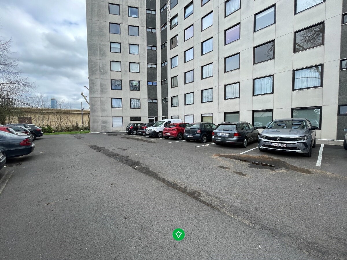 Prachtig ingericht appartement met 2 slaapkamers en terras te Roeselare 