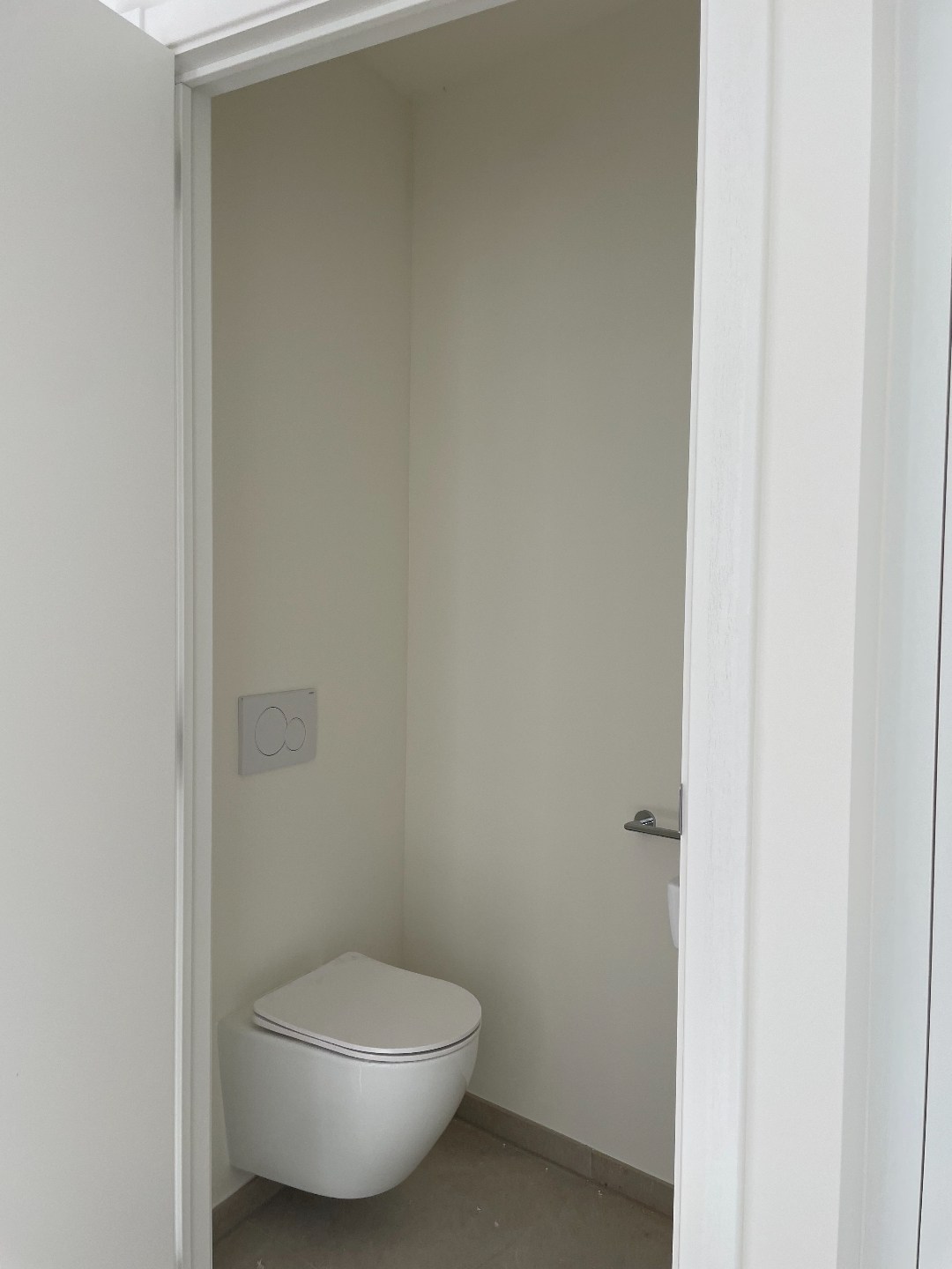 Nieuwbouwwoning met 3 slaapkamers inpandige garage , terras en tuin 