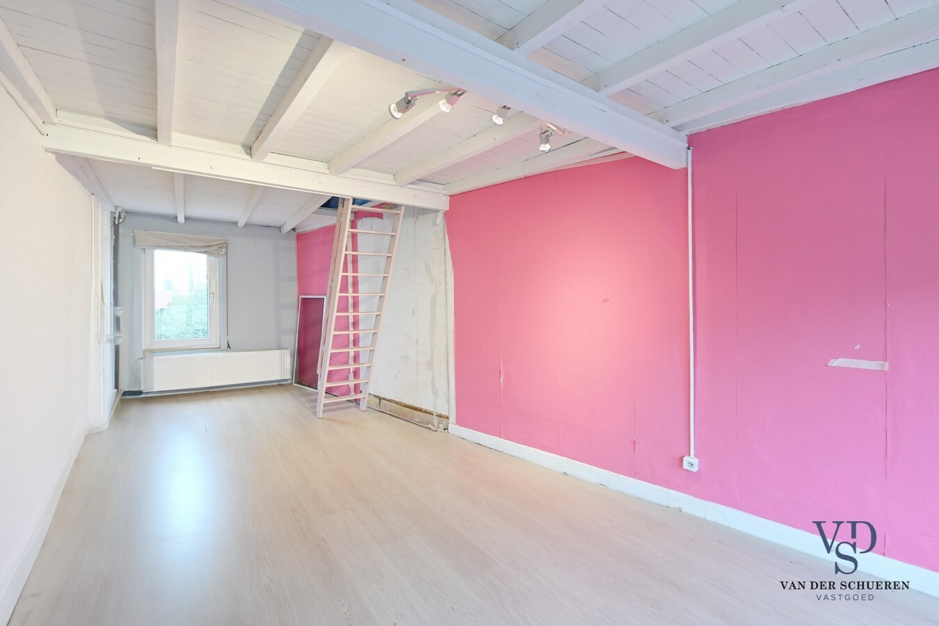 Bijzonder ruime, energiezuinige (EPC label B) gezinswoning 