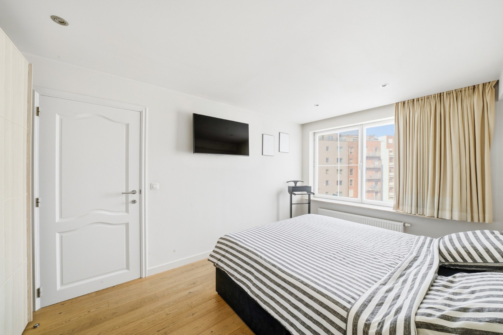 Ruim appartement met 3 slaapkamers, 2 terrassen, garage en staanplaats in Oostende 