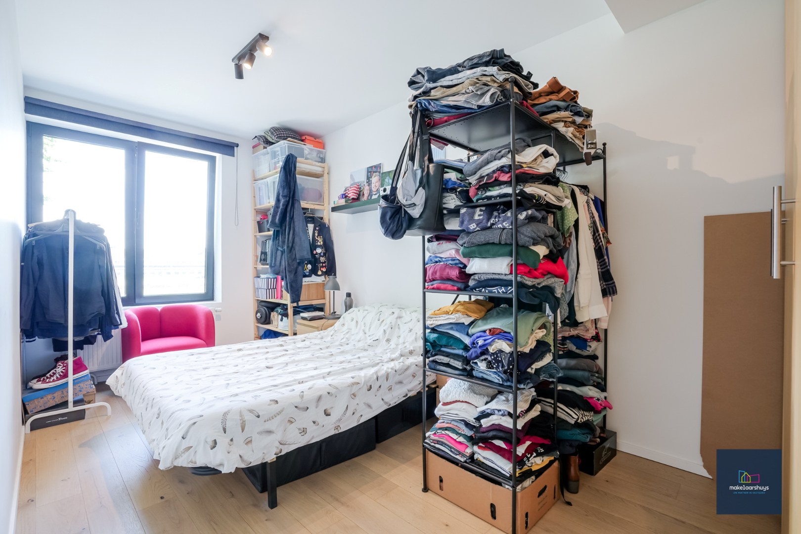 Instapklaar 2 slp. appartement met terras en grote gemeenschappelijke tuin. 