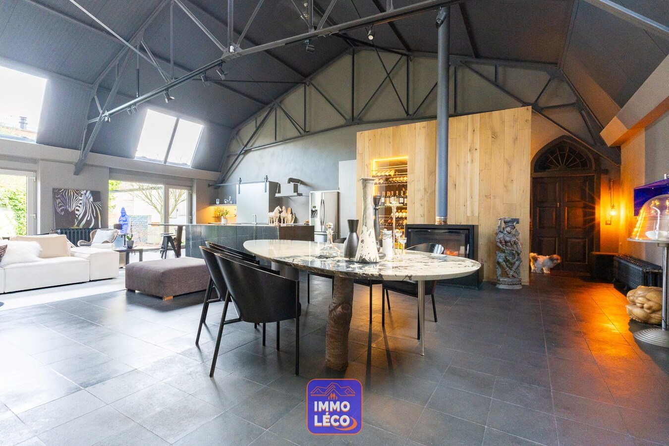 Immeuble de rapport (LOFT, commerce, appartement, entrepôts/ateliers), HYPER RARE à LA VENTE !! 