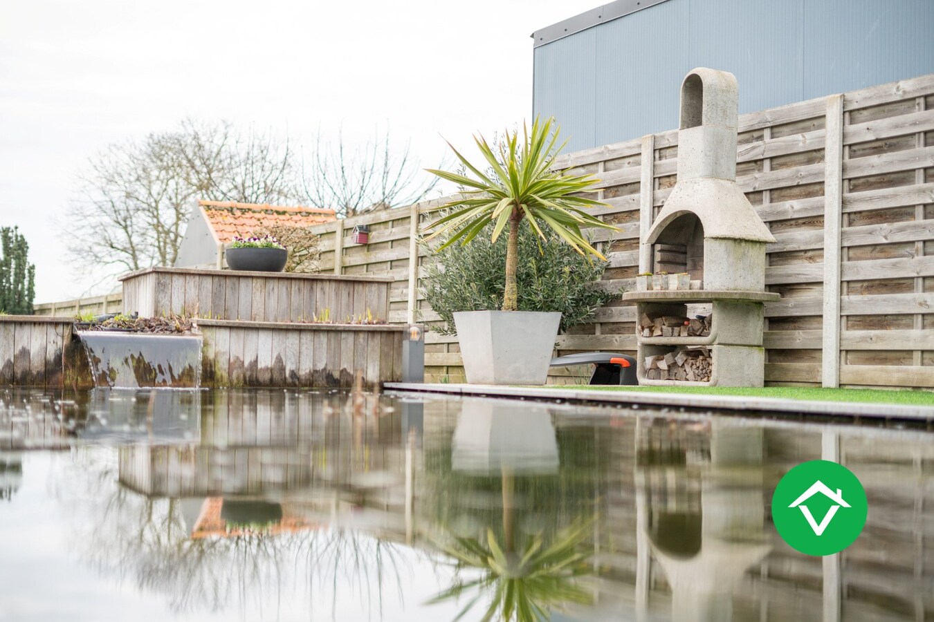 Alleenstaande woning met 4 slaapkamers en garage te Aartrijke 
