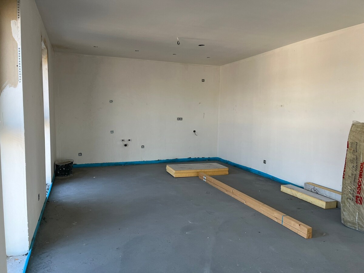Casco+ appartement. Uniek uitzicht ! 2 slaapk., 3de verdiep. Lift. Verkoop met REGISTRATIE (geen BTW) ! 