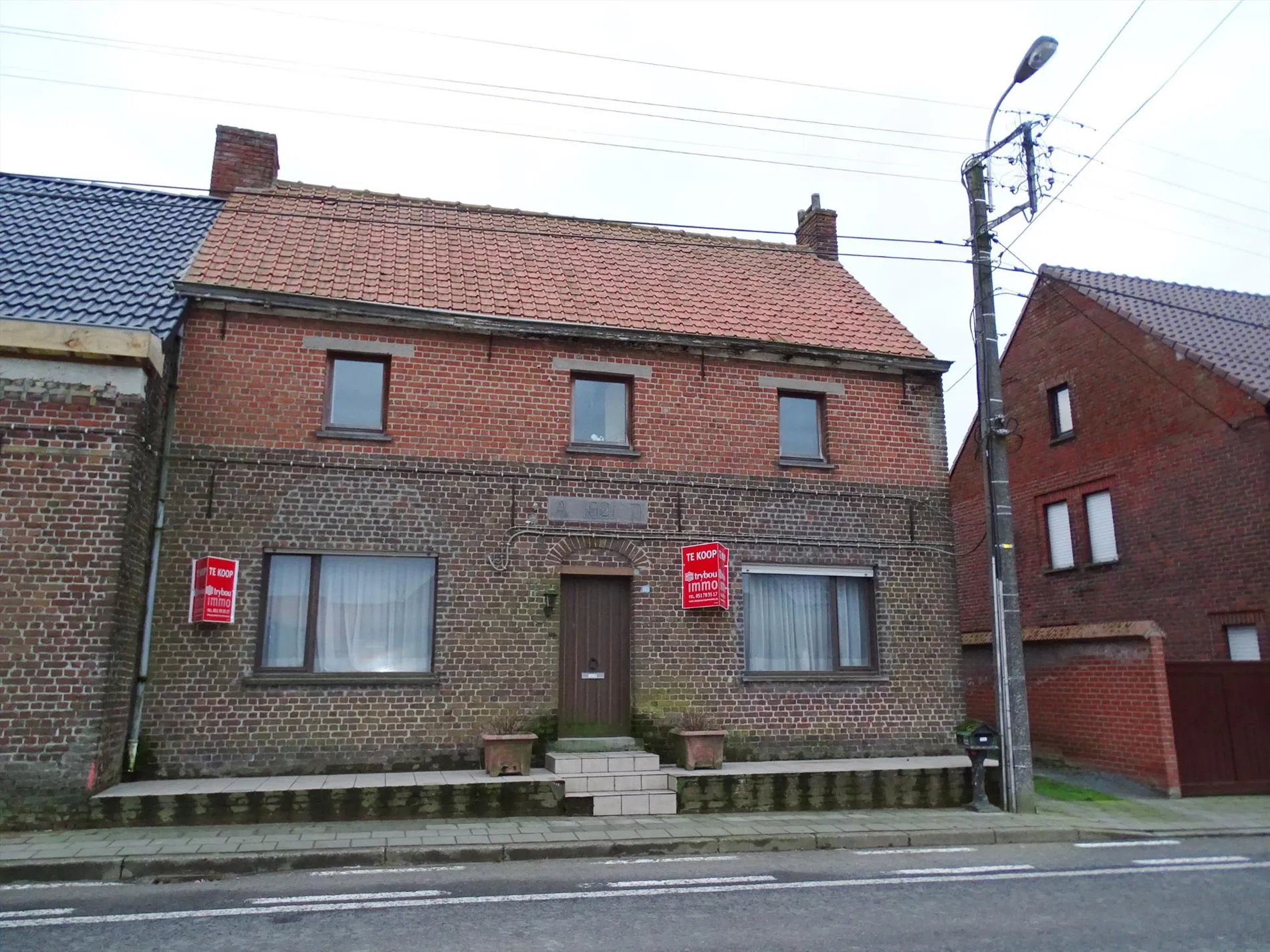 Op te frissen halfopen bebouwing op 2210 m² te Klerken. 