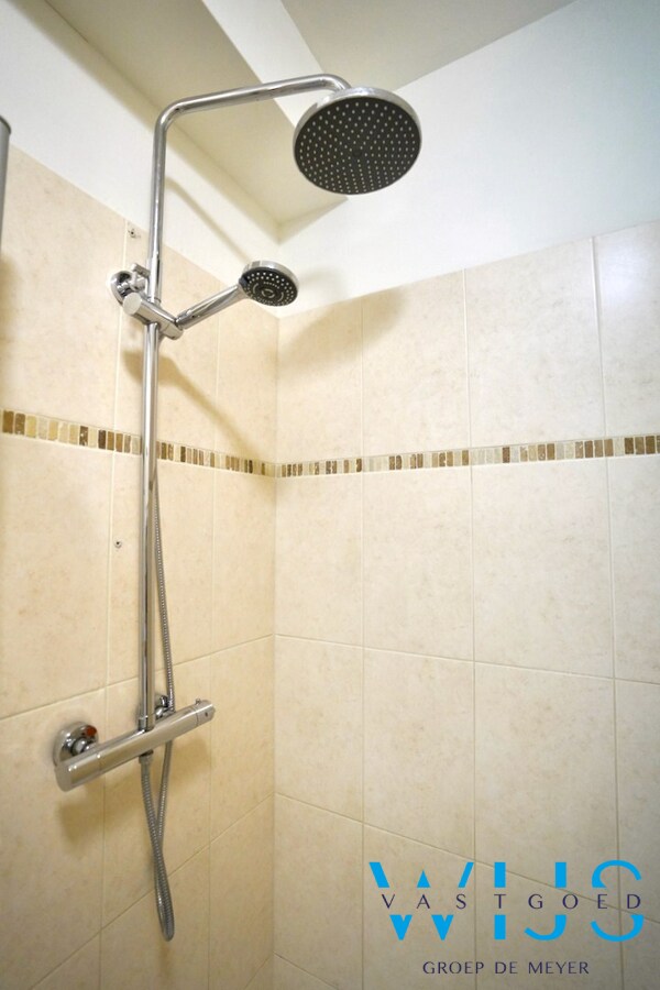 Gelijkvloers appartement met ruim terras in het centrum Ertvelde ! 