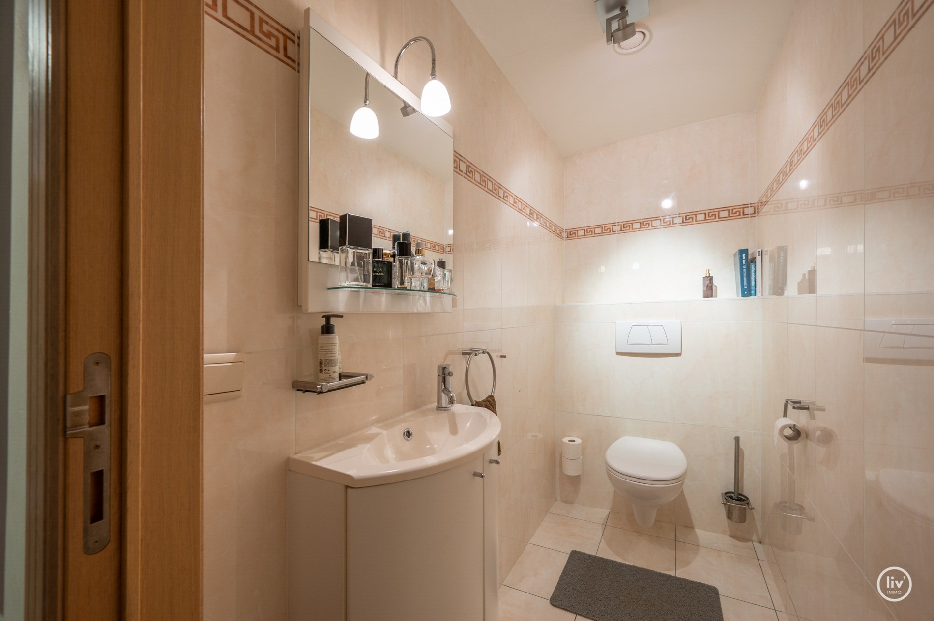 Aangenaam, ruim (101m2) appartement met 2 slaapkamers gelegen in het mussenpad te Knokke. 