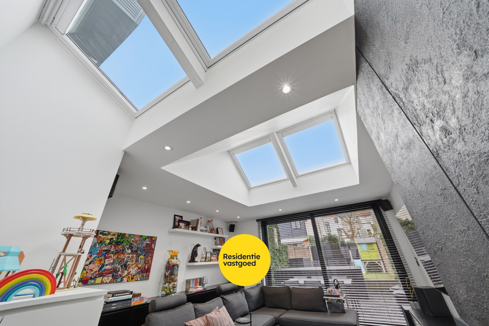 Volledig gerenoveerde woning met zonnige buitenruimte 