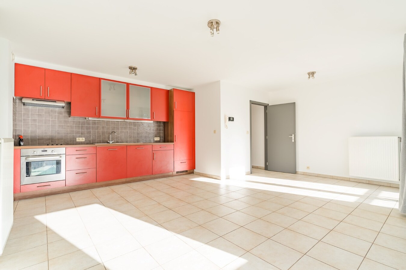 Superbe appartement 2 chambres avec balcon, parking couvert sécurisé et cave, idéalement situé, à proximité du Parc et de toutes commodités ! 