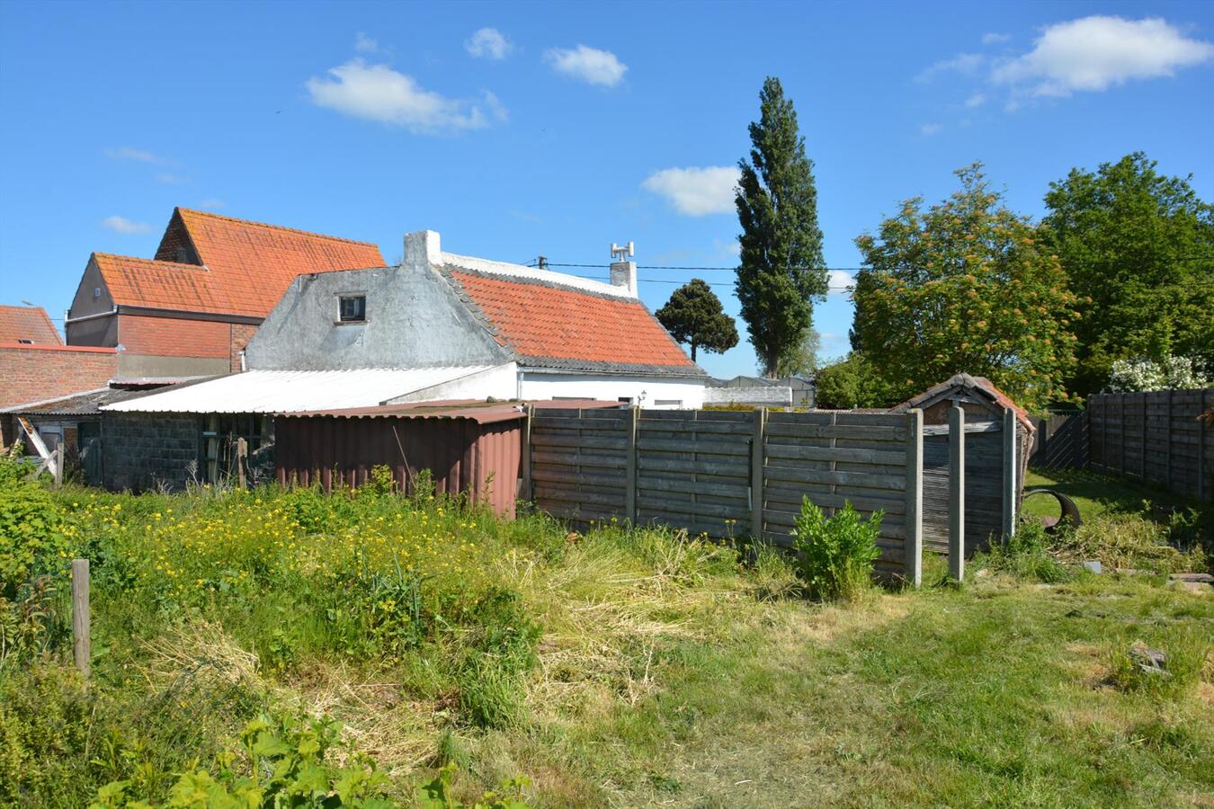 Te renoveren landelijke woning 