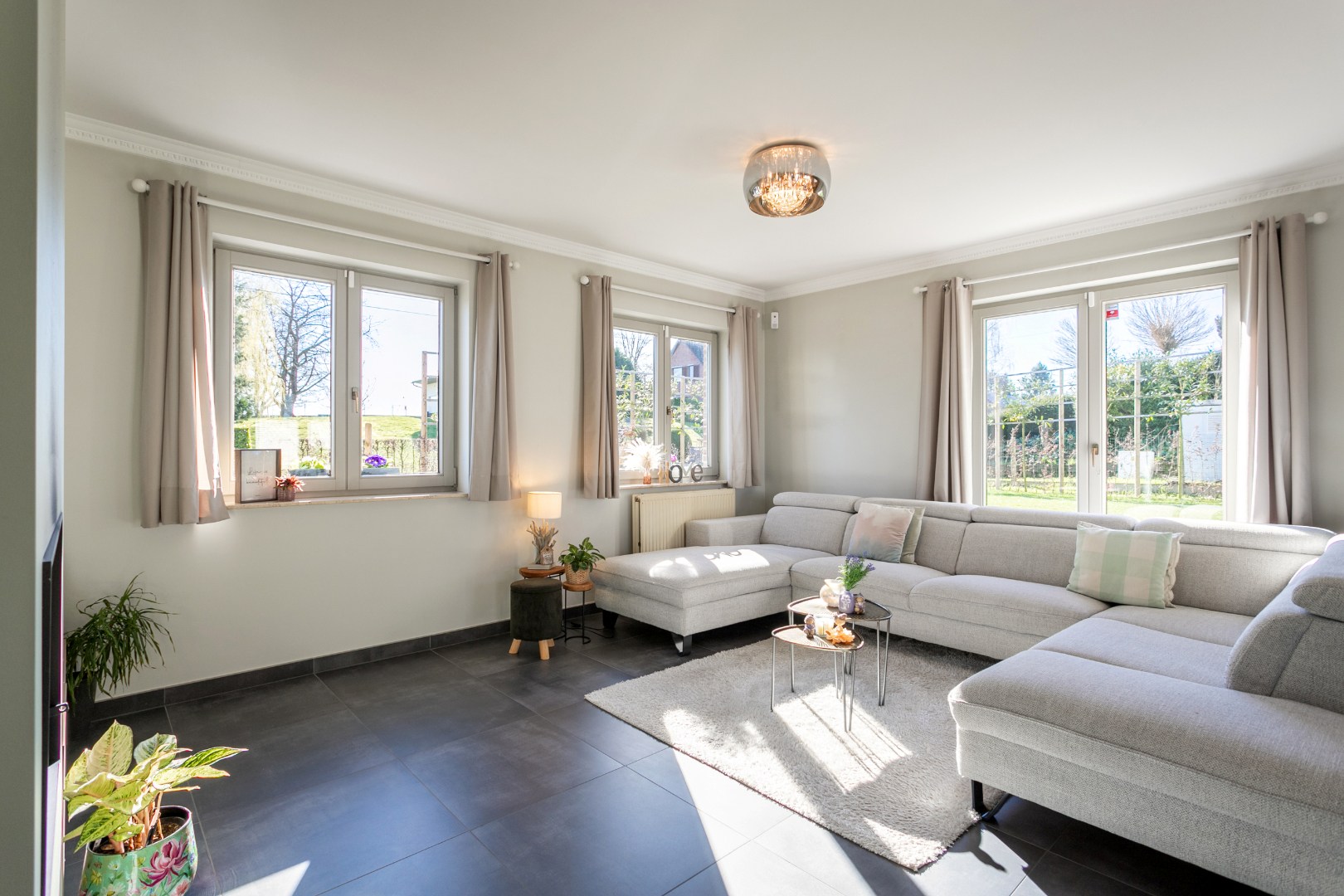 Vrijstaande woning met 4 slpks, zuidgerichte tuin en garage 