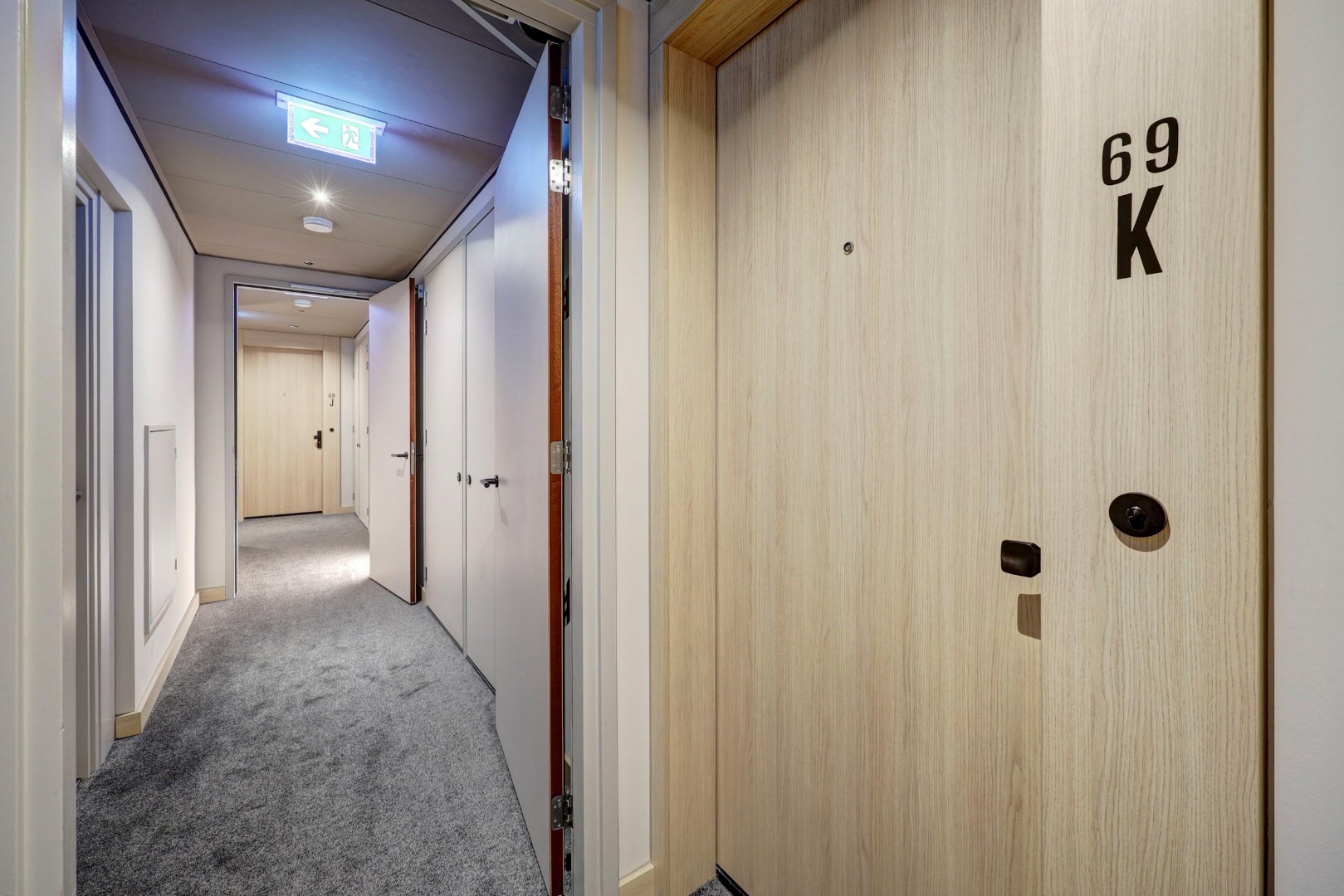 Energiezuinig en instapklare studio met energielabel A, moderne keuken en badkamer en uitzicht op de skyline van Rotterdam. 