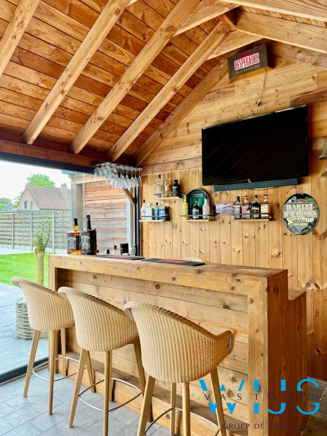 Woonhuis met prachtig zwembad te ERTVELDE ! 