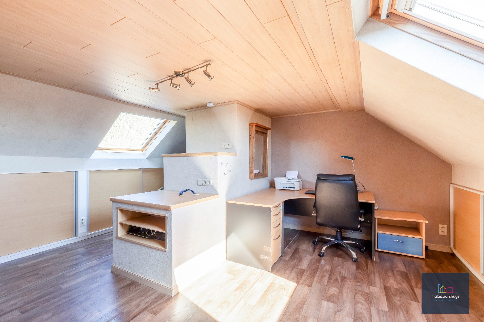 Goed onderhouden en ruime woning in rij met tuin/terras te Wondelgem 