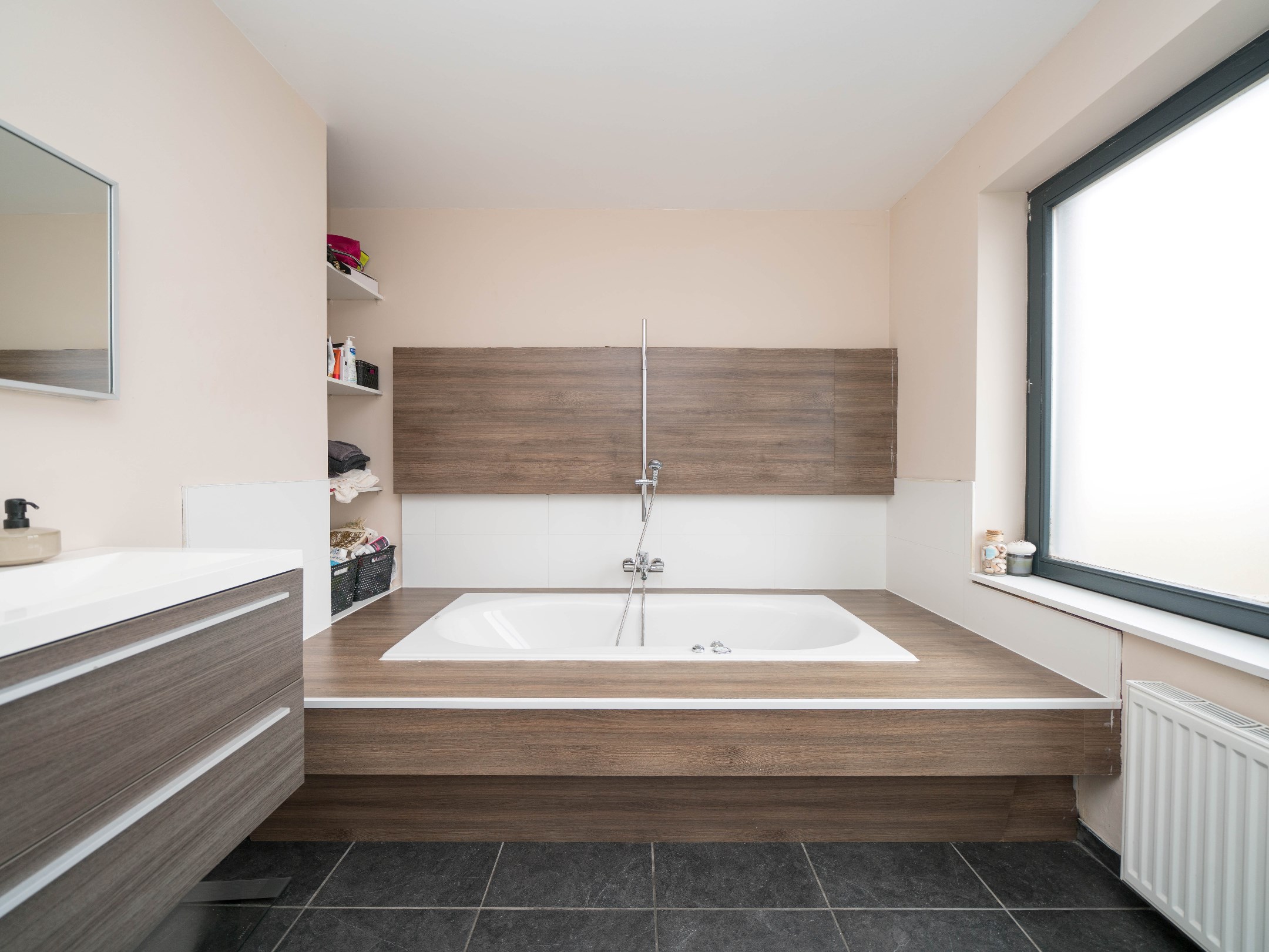 Gerenoveerde woning met grote tuin 