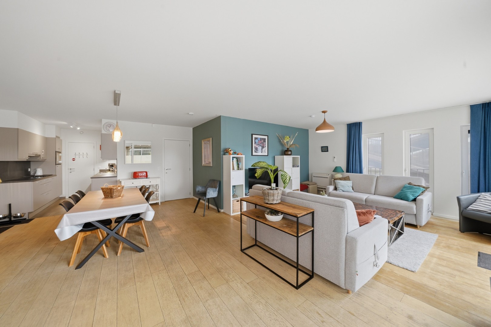 Instapklaar appartement met groot terras in Bredene - vlak bij de zee 