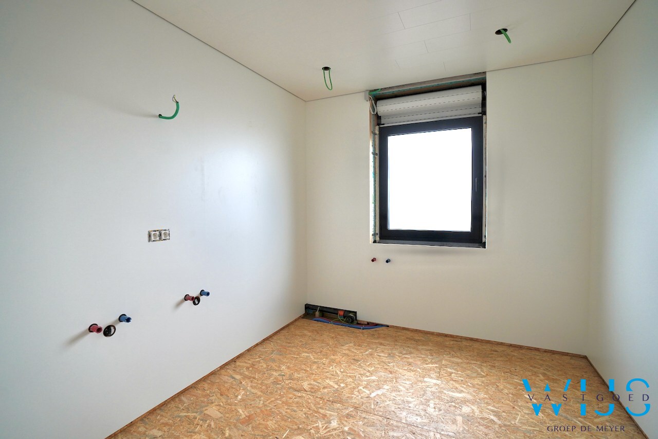 Nieuwbouw met 5 slaapkamers op een prachtig perceel te EEKLO ! 