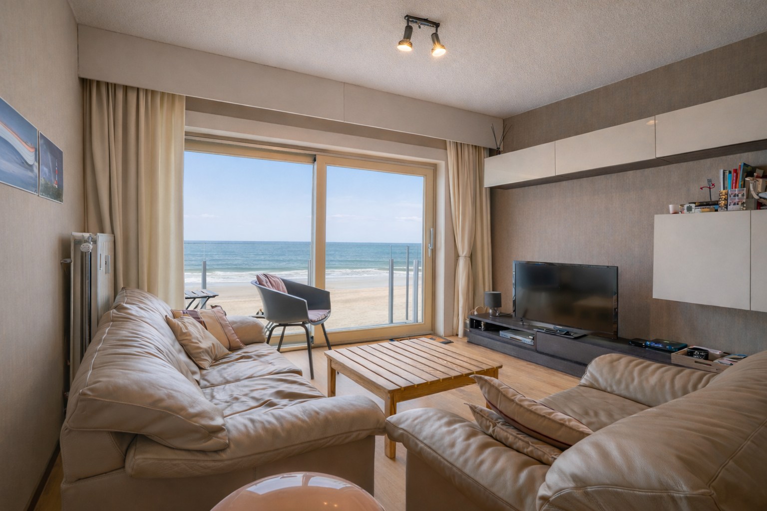 Instapklaar 2-slaapkamerappartement met frontaal zeezicht (72 m²) te Nieuwpoort! 