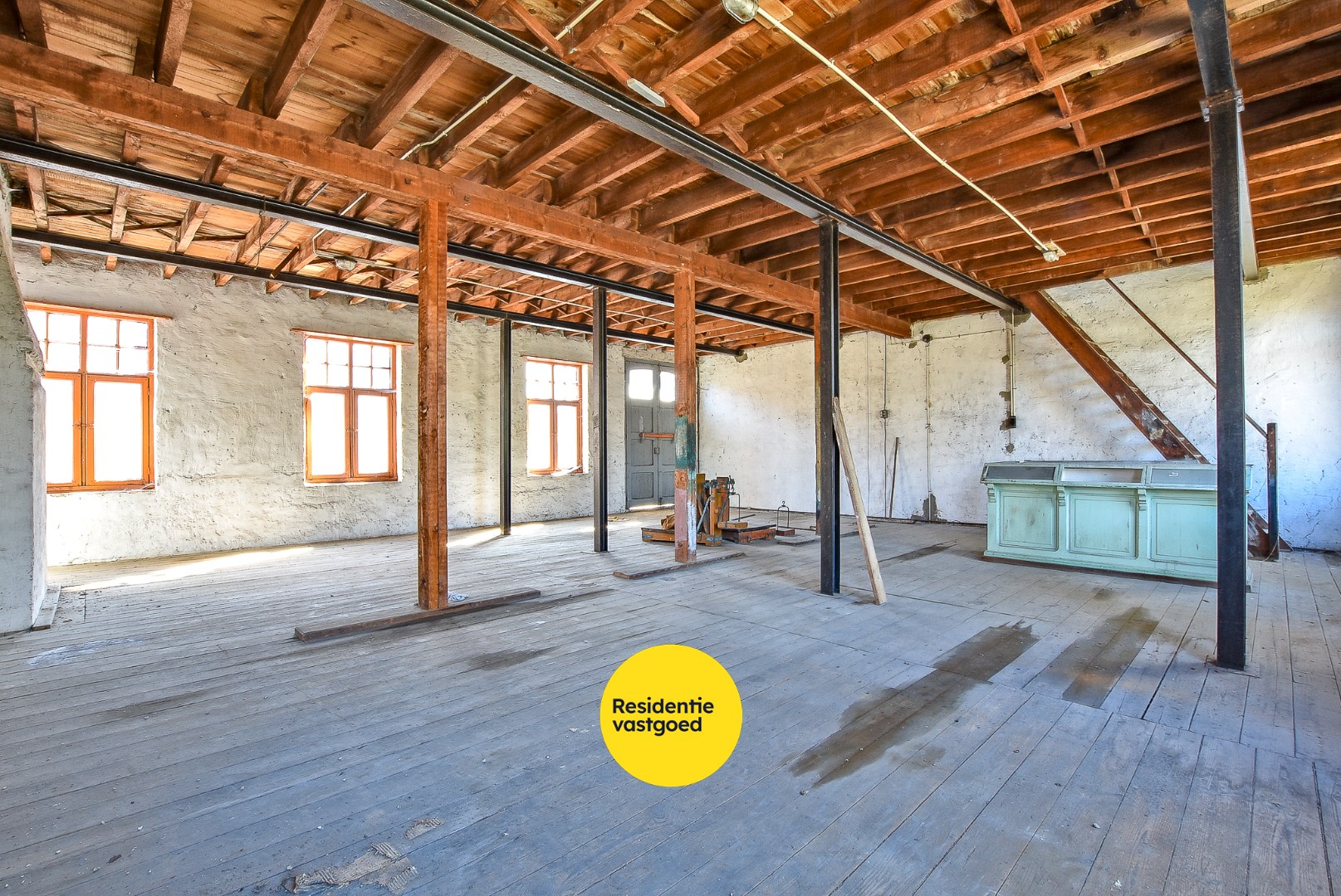 Charmante woning met opslagplaats in centrum Diksmuide op 248 m²! 