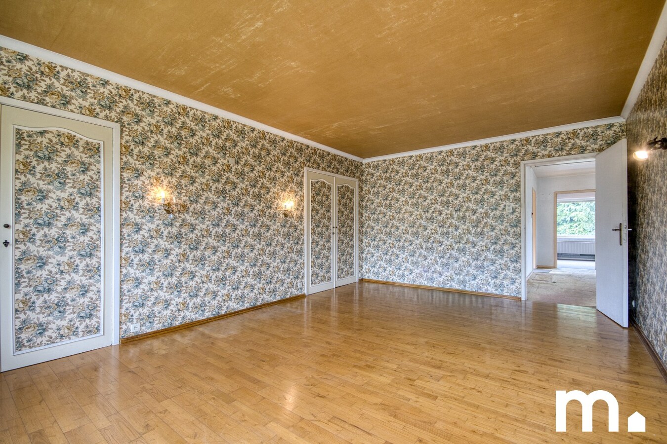 Alleenstaande villa met 4 slaapkamers en zonnige tuin te Harelbeke op 1005 m² 