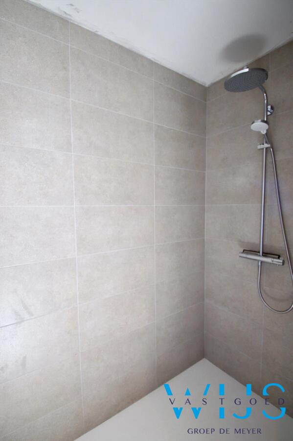 Enorm ruime nieuwbouwwoning op een perceel van 1088 m² te ERTVELDE ! 