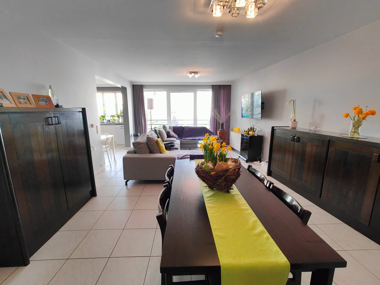 kwalitatief appartement met autostaanplaats in centrum Tielt 