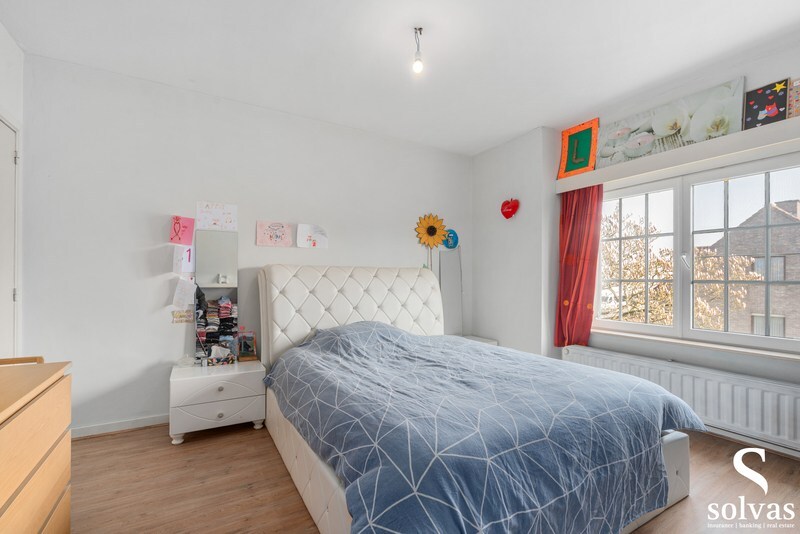 Prachtige open bebouwing met tuin, terras, garage en 4 slaapkamers in Lotenhulle 