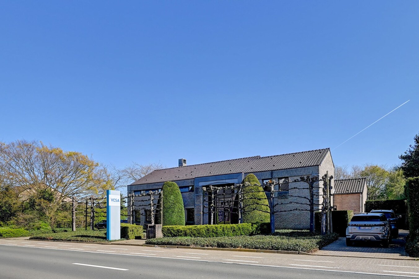 Uitzonderlijk kantoorgebouw met woonst 