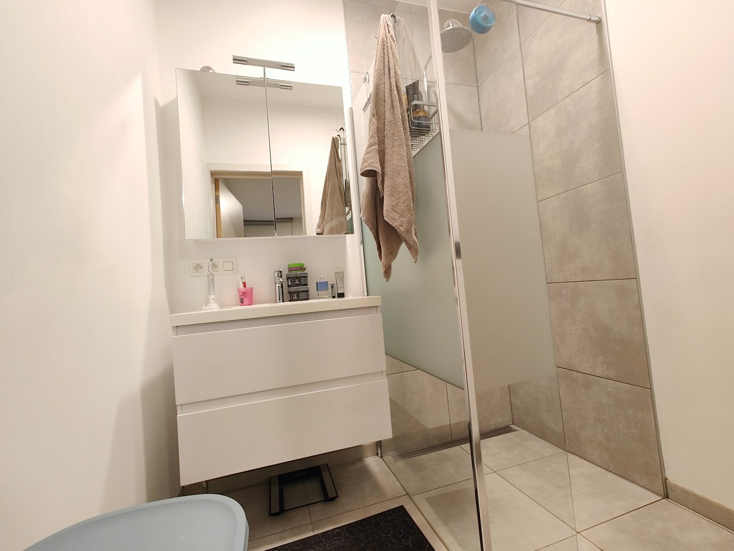 Energiezuinig appartement met tuin en autostaanplaats 