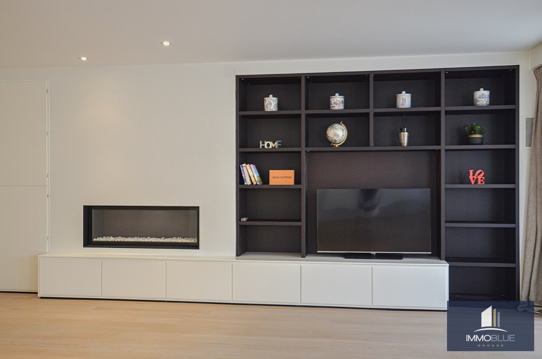 Topaanbieding – Uitzonderlijk ruim appartement gelegen in een stijlvolle residentie. 