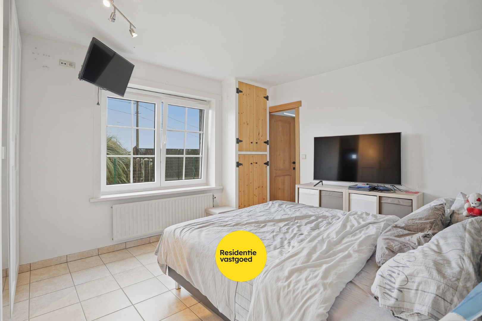 Landelijk gelegen villa met loods in Aartrijke 