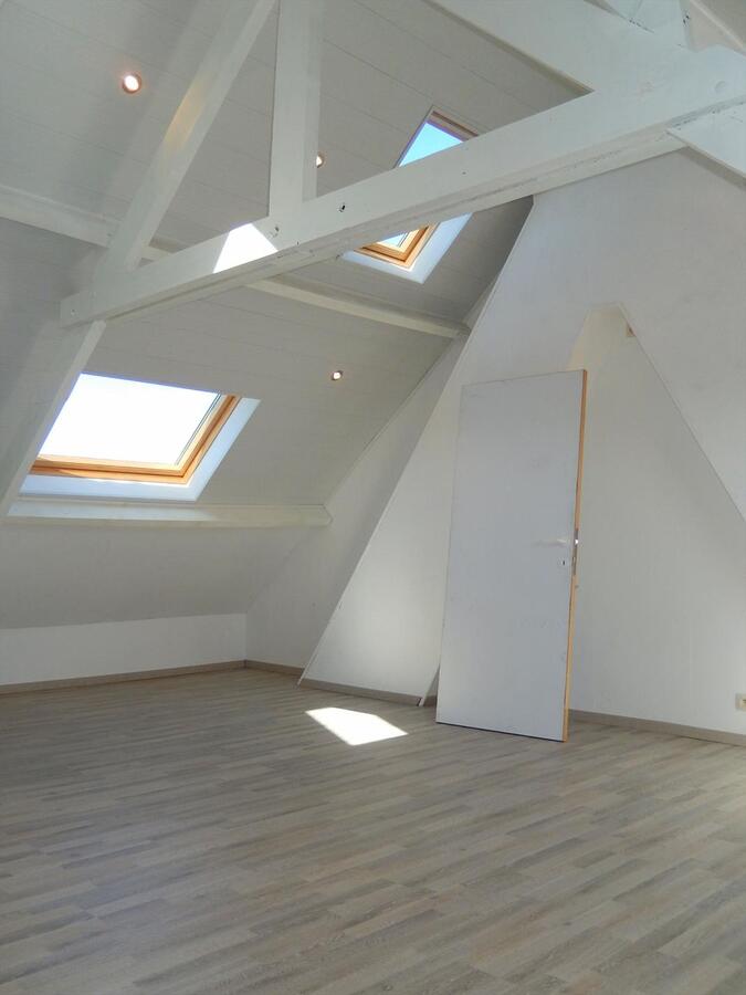 Charmante ruime woning te varsenare 