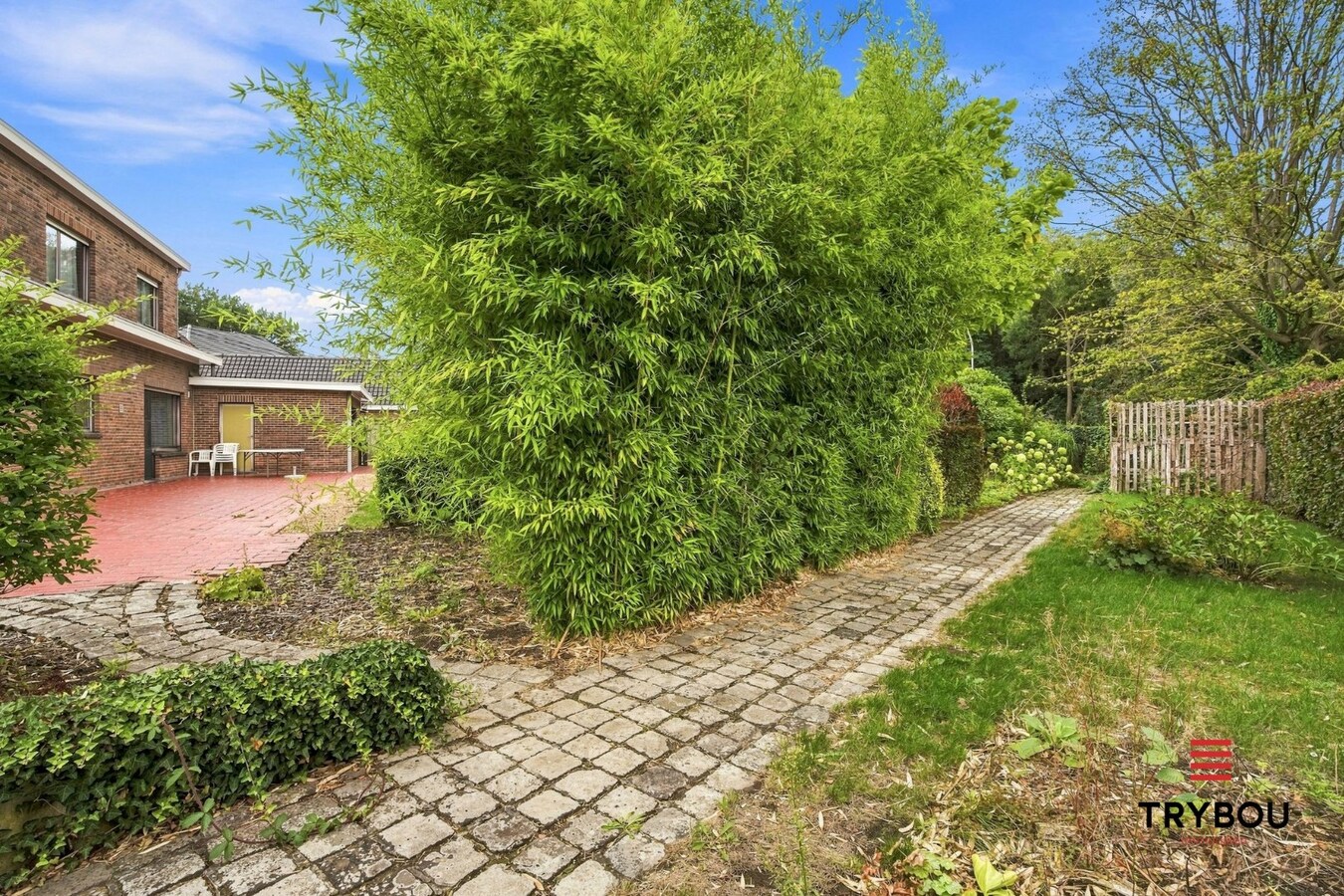 Ruime alleenstaande villa op een royaal perceel van 1265m² 