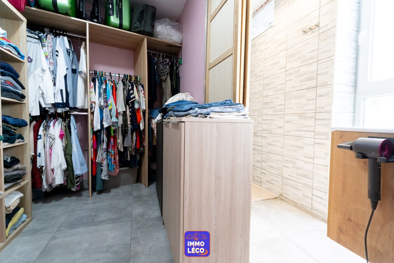 Grande maison d'habitation avec jardin, EXCELLENT POTENTIEL ! 