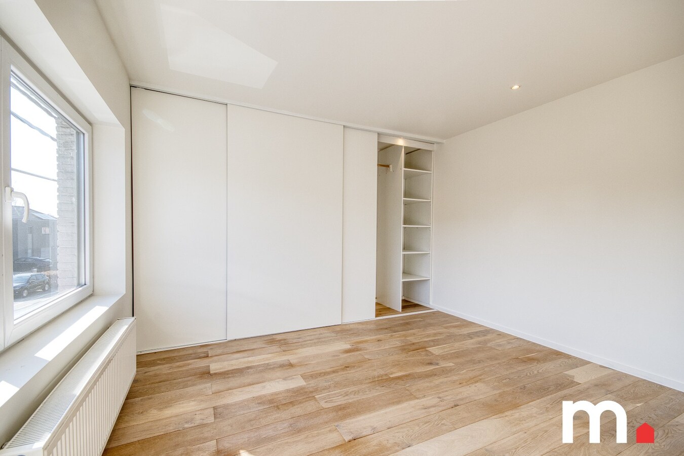 Instapklare woning met uitweg te Kortrijk ! TOPPER ! 